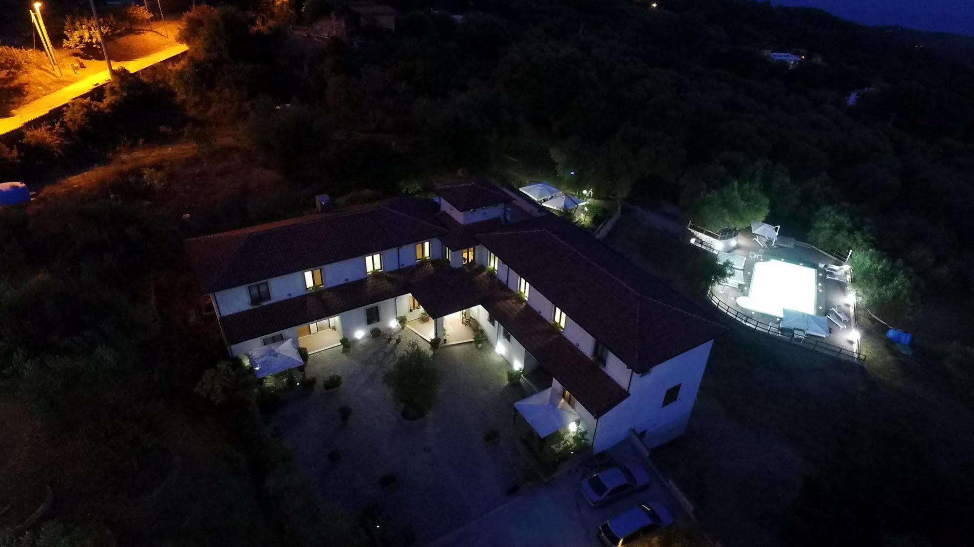 Tenuta Terre Di Bosco Oasi Di Relax Nel Cilento ซานโจวานี อาปีโร ภายนอก รูปภาพ